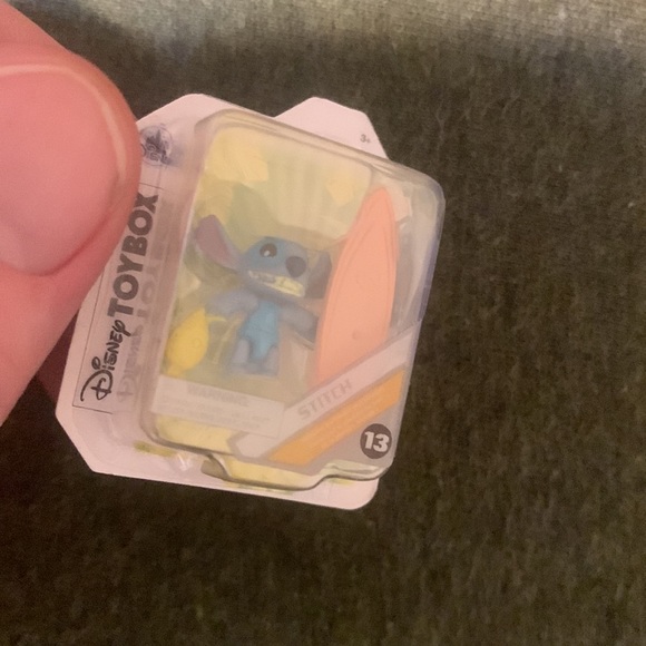 Stitch mini action figure from disney mini series - Picture 3 of 3